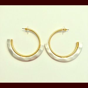 Oversized fan hoop in gold with silver